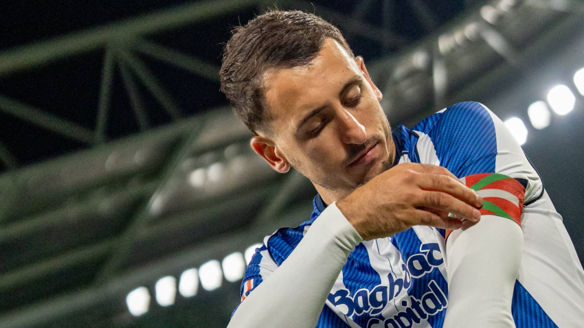 El capitán de la Real Sociedad estará varios partidos de baja por lesión.