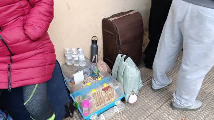 Los afectados sacaban de sus casas algunos de sus enseres