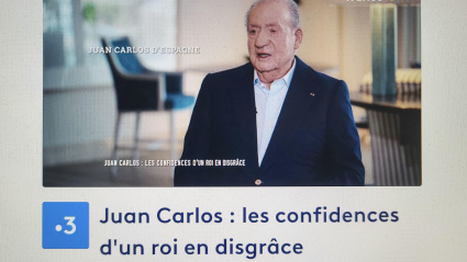 Captura de pantalla de la página web de la televisión pública francesa que muestra la entrevista en exclusiva con el rey emérito Juan Carlos I
