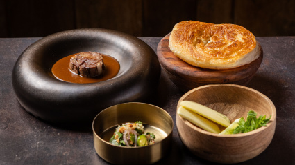 Ternera y roti cocinados por Diego Fernández en Regueiro