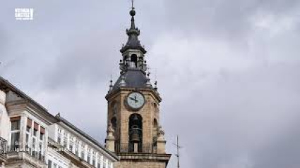 Torre de San Miguel con su reloj