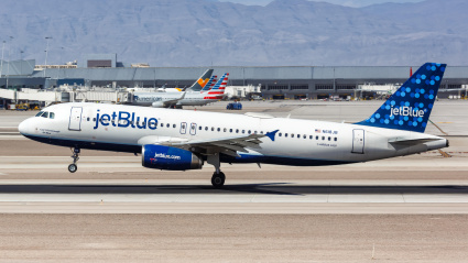 Avión Airbus A320 de JetBlue en el aeropuerto de Las Vegas (LAS) en Estados Unidos