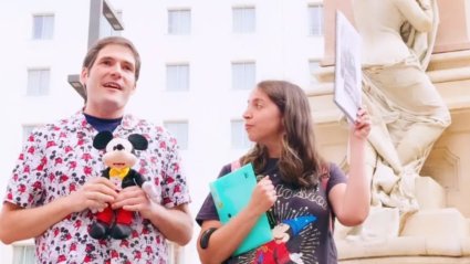 Jon Valera y Elena Pérez, durante un evento de Mickeymania en Málaga
