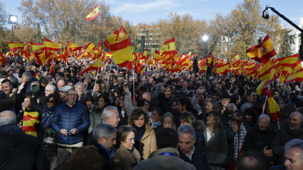 Concentración contra el Gobierno de Sánchez, por los casos de corrupción, convocada por el Partido Popular (PP) en el Templo de Debod en Madrid, este domingo