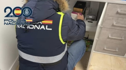 La Policía Nacional precinta un centro de estética y detiene a su propietaria por un delito contra la salud públicaREMITIDA / HANDOUT por POLICÍA NACIONAL DE LA RIOJAFotografía remitida a medios de comunicación exclusivamente para ilustrar la noticia a la que hace referencia la imagen, y citando la procedencia de la imagen en la firma01/12/2025