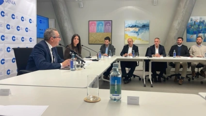 Toni Pérez y la periodista y directora de COPE Dénia, Begoña del Prado