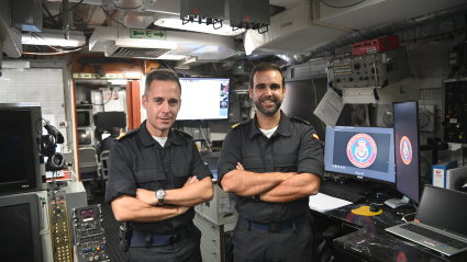 Sergio Amaya y Agustín García, jefe de operaciones y segundo comandante de la Fragata Reina Sofía