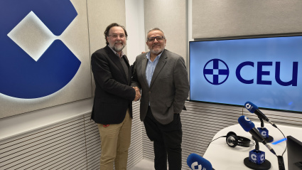 El director del CEU en Castellón, José María Mira de Orduña visita los estudios de COPE Castellón