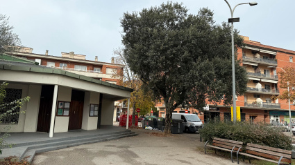 los policías le hicieron varias advertencias mientras se aproximaban, pero el hombre hizo "caso omiso".