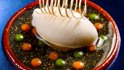 El original Ramallet y mahonés, del restaurante Voro, con dos Estrellas MICHELIN en Mallorca. © Jose Urbano/Voro