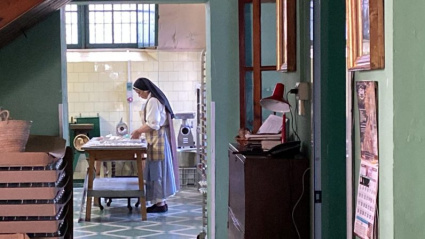 El desafío logístico para trasladar diez toneladas de productos frágiles y artesanales es mayúsculo.