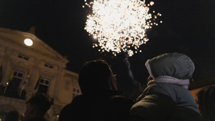 Encendido de la iluminación navideña en la Plaza Mayor