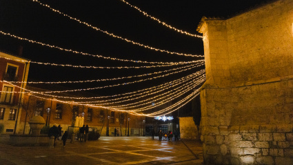 Encendido de la iluminación navideña en la Plaza Mayor