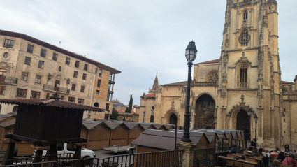 Uno de los mercadillos de Navidad de Oviedo