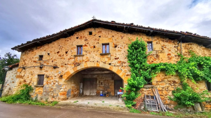 El caserío es el símbolo de la familia y la cultura vascas