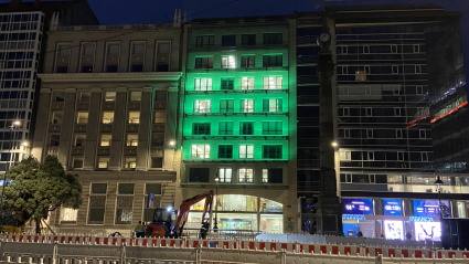 La propia sede de la ONCE en A Coruña está llena de barreras por las obras de los Cantones