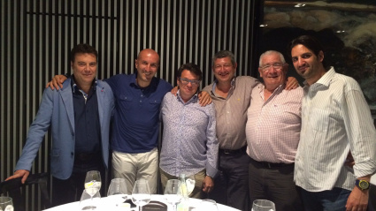 Manolo Villanova y Ranko Popovic con el equipo de Deportes Cope en Zaragoza