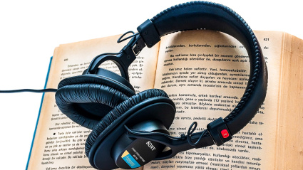 todo comienza con la selección de textos, una etapa que varía según la estrategia de la empresa.