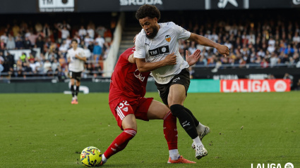 Danjuma lo intentó en solitario