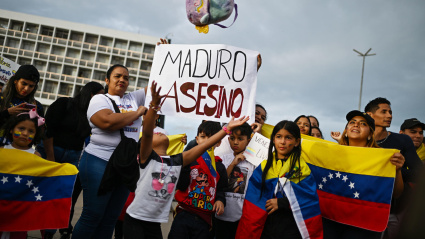 Venezolanos opositores participan de una manifestación en apoyo a la líder antichavista María Corina Machado