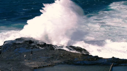 Zona de Los Charcones con oleaje. EFE