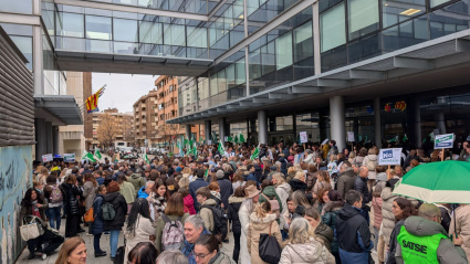 Concentración de CEMSATSE ante la consejería de Sanidad de Aragón.