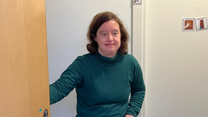 Pamela nos recibe a las puertas de su casa