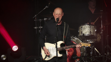 Jorge Martínez, líder de Ilegales, durante un concierto