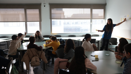 Los niños proponiendo ideas