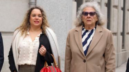 Carmen Pano y su hija, Leonor González Pano, en una visita reciente a la Audiencia Nacional