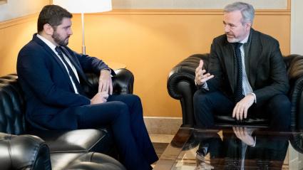 El portavoz de Vox, Alejandro Nolasco, y el presidente del Gobierno de Aragón, Jorge Azcón