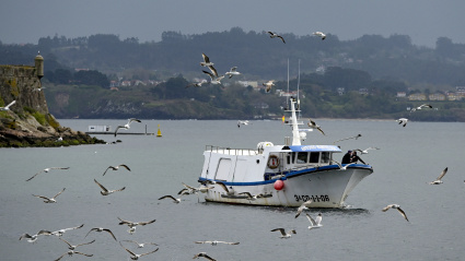 Foto de archivo de un barco de pesca en A Coruña