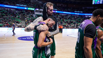 Duarte abrazado por Balcerowski