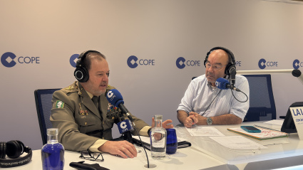 El General Enrique Ruiz Alonso y Expósito durante el programa especial de La Linterna en Córdoba