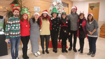 Equipo de narradores y narradoras de 'Cuentos por teléfono... de Navidad' en la 5ª edición