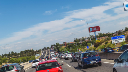 Atasco en las vías de acceso a Madrid durante las horas punta y los periodos vacacionales