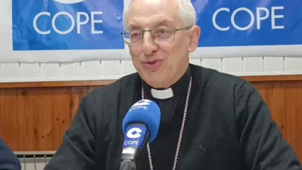 Monseñor Carrasco Rouco se pasó por los estudios de COPE Lugo en la víspera de la Navidad