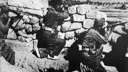 La posición republicana en la batalla de Brunete (6 de julio - 25 de julio de 1937), librada a 15 millas al oeste de Madrid, fue un intento republicano de aliviar la presión ejercida por los nacionalistas sobre la capital y el norte durante la Guerra Civil Española.