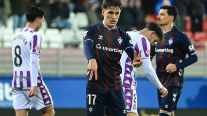 Corpas celebra su gol en el Eibar - Valladolid