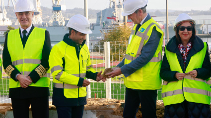 Alfonso Rueda o Margarita Robles estuvieron entre las autoridades presentes en el derribo del muro