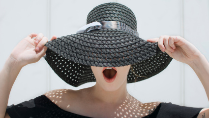 KRBMNW fashion woman with hat in summer