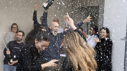 Celebración en Bimba y Lola en Vigo por participaciones del segundo premio, el 70.048