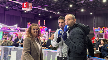 Los concejales Pau Beltrán y Mar Sánchez, en directo desde la pista de hielo