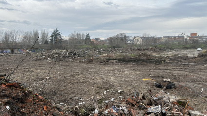 Ponferrada (León) comienza a limpiar su mayor vertedero ilegal: 20.000 toneladas de escombros a coste cero