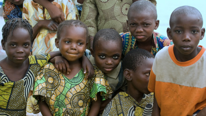 B91ACE children in village near Lagos, Nigeria. Image shot 07/2008. Exact date unknown.