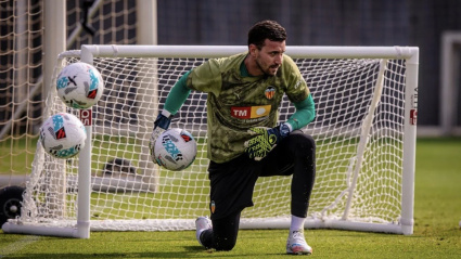 Dimitrievski se recupera de su lesión en Paterna