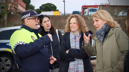 La alcaldesa de Torrent, Amparo Folgado -en el centro- junto a Susana Camarero -en la derecha- de la imagen