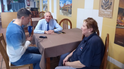 Justo García y Lola Sánchez durante la entrevista en COPE Avilés