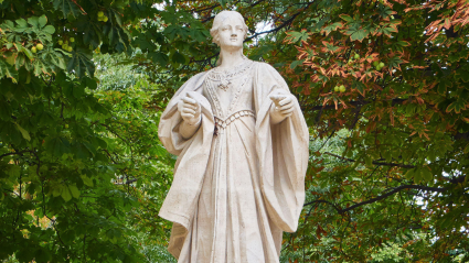 Estatua de Berenguela de Castilla. Madrid