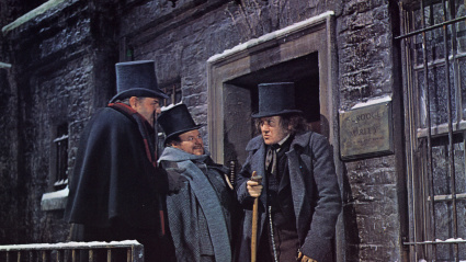 Película Muchas gracias, señor Scrooge. 1970 Cinema Centre con Albert Finney a la derecha
